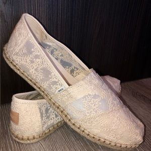 Women’s Toms NEVER WORN, NEW WITH TAGS. Size 10